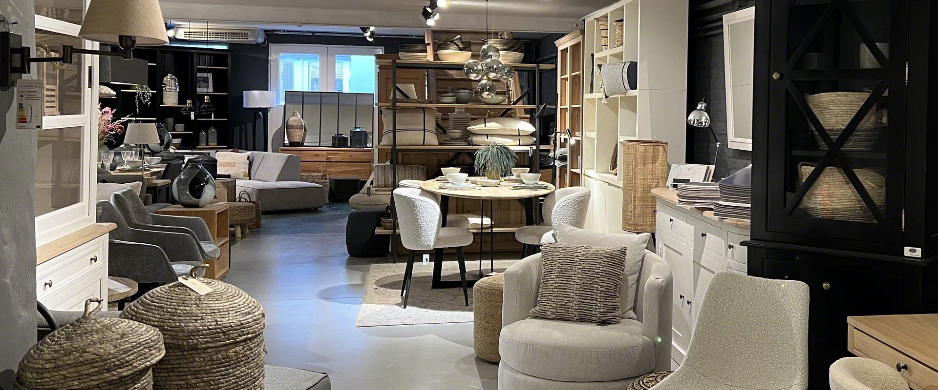 Showroom Wood Story Votre magasin atelier de montage de meubles sur mesure et achat sur place 1050 Bruxelles BE